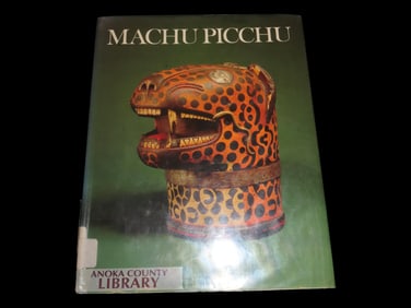 MACHU PICCHU, HARDBACK, 172 PAGES, LOTS OF GREAT PHOTOS OF THE RELICS, LANDSCAPE, ARCHITECTURE,
