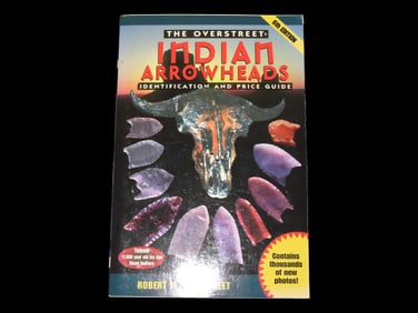 6TH EDITION OVERSTREET BOOK, ID & PRICE GUIDE FOR INDIAN ARROWHEADS, NEARLY 1000 PAGES WORTH OF