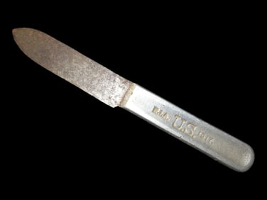 Antique Army Knife, stamped R.I.A. U.S. 1917. Well used example, just imagine the stories it could