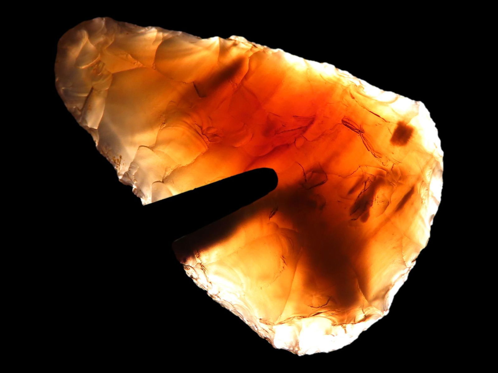 Amazing Lot of Knife River Flint Thumb Scrapers, South Dakota. Highly Translucent & Well patinated (1 of 10)