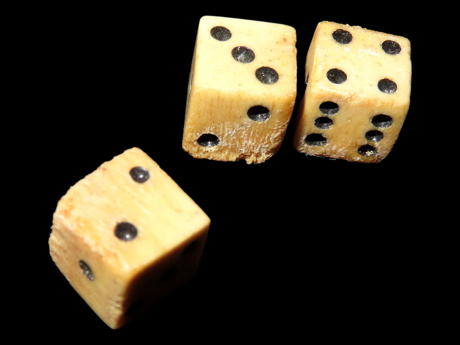 Lot of 3 Civil War Bone Dice, Matching Set, Original Period Relics: Lot of 3 Civil War Bone Dice, Matching Set, Original Period Relics