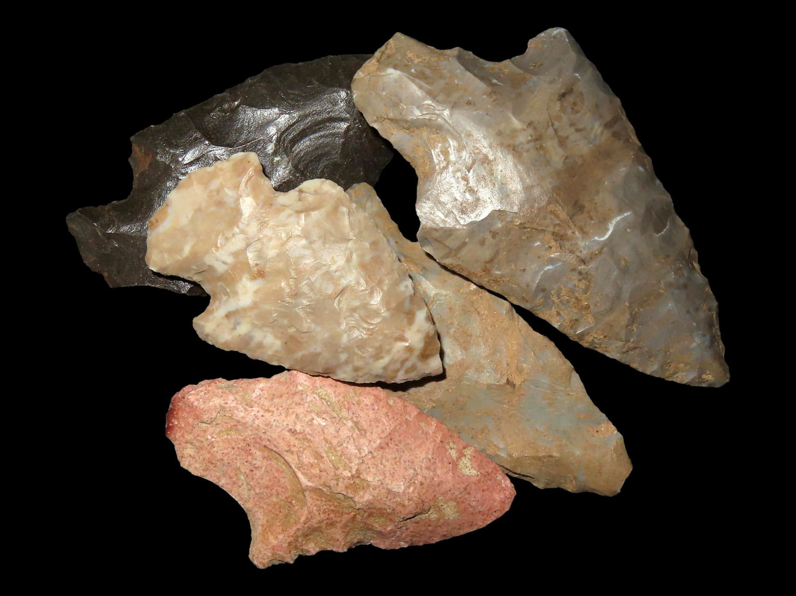 Nice set of 5 Arrowheads Found in Northern Arkansas. (1 of 5)