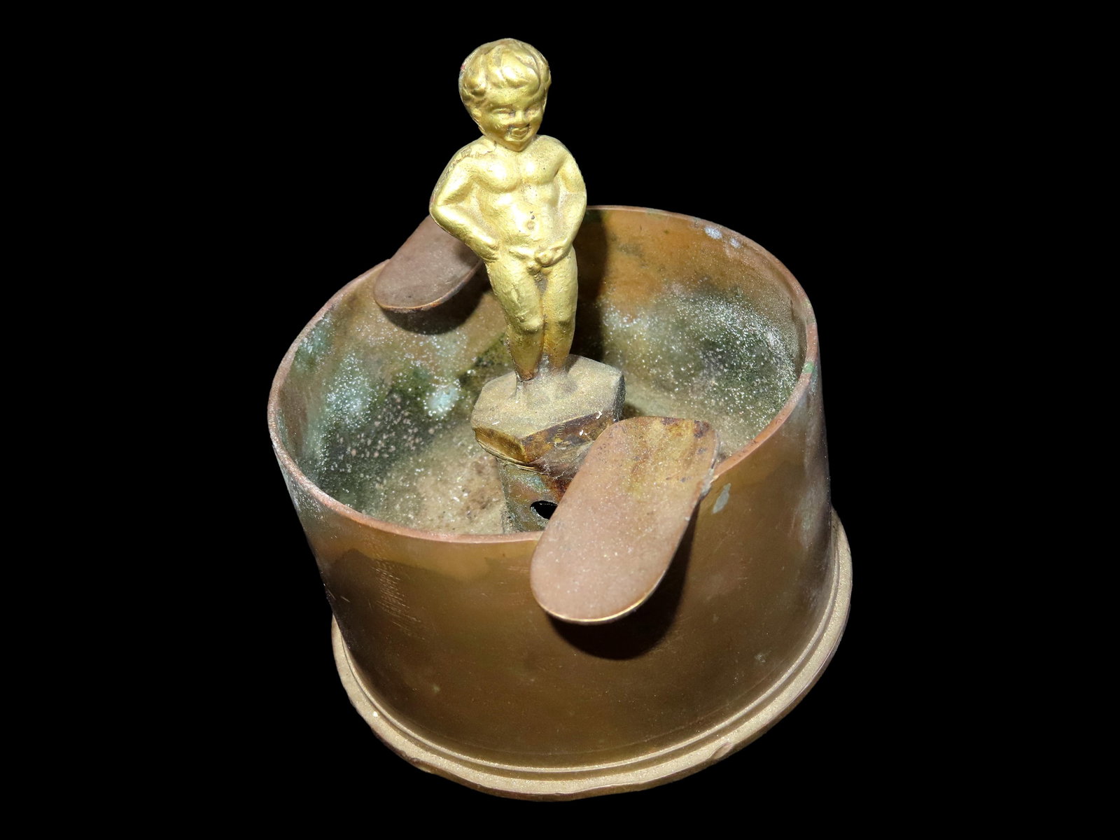 4X4" WW2 Trench Art Ashtray (1 of 7)