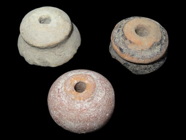 1 to 1 1/4' Decorated Pre-Columbian Beads Effigy, Ecuador, Manabi Culture, 500-500 BC