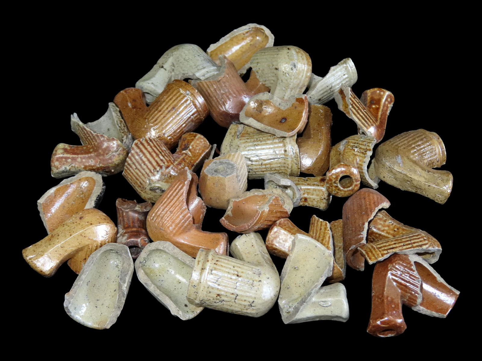 Large Lot of Clay Pipes from Ohio (1 of 2)