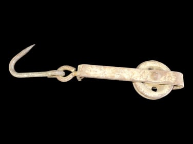 17 1/2' Antique Hook Pulley