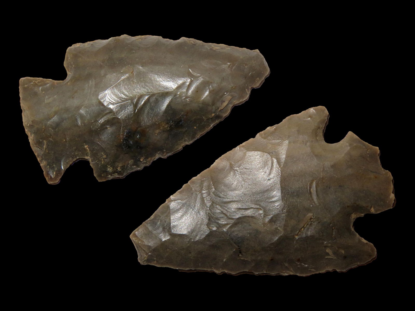 Lot of 2 Midwestern Arrowheads, Ex Clarence Blair Collection (1 of 7)