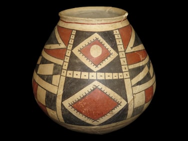 10' Tall x 10 1/2' Wide Pre-Columbian Casas Grandes Animal Effigy Pottery Vessel with painted polych