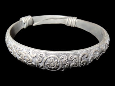 2 5/8' Diameter Ornate Chinese Bangle