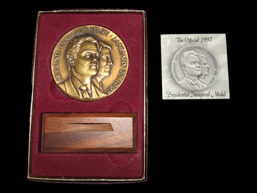 Commemorative 1997 Inauguration Medal with Wooden Stand