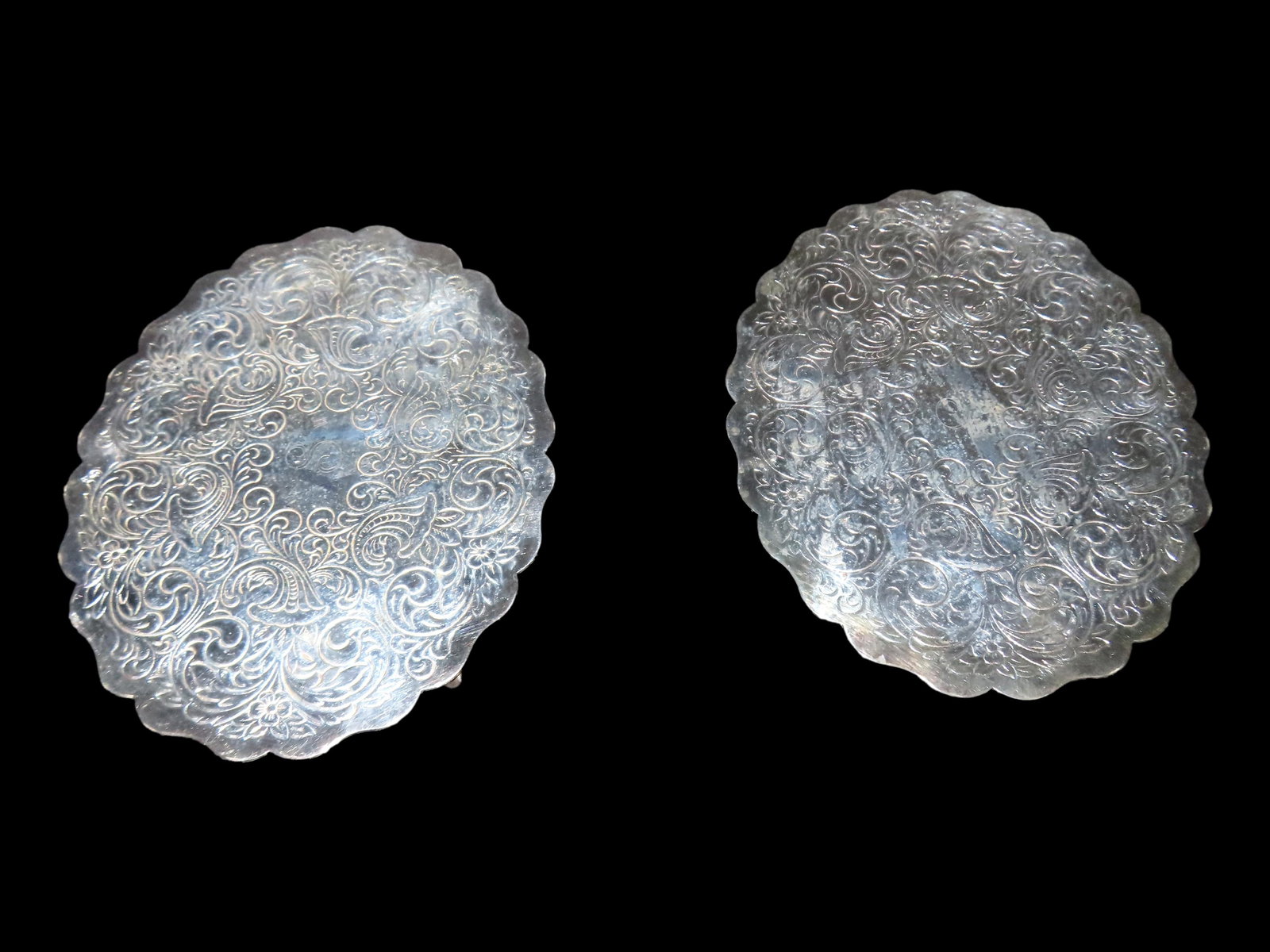 Set of 2 Silverplated Trivets: Set of 2 Silverplated Trivets