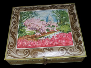 Vintage Sunshine Biscuits Tin, New York