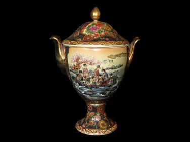13" 17th Century Japan Satsuma Hand-painted Urn w/Lid