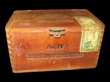 Vintage Wooden Cigar Box, Dovetailed Joints, Brass Latch- Nice Collectible Condition