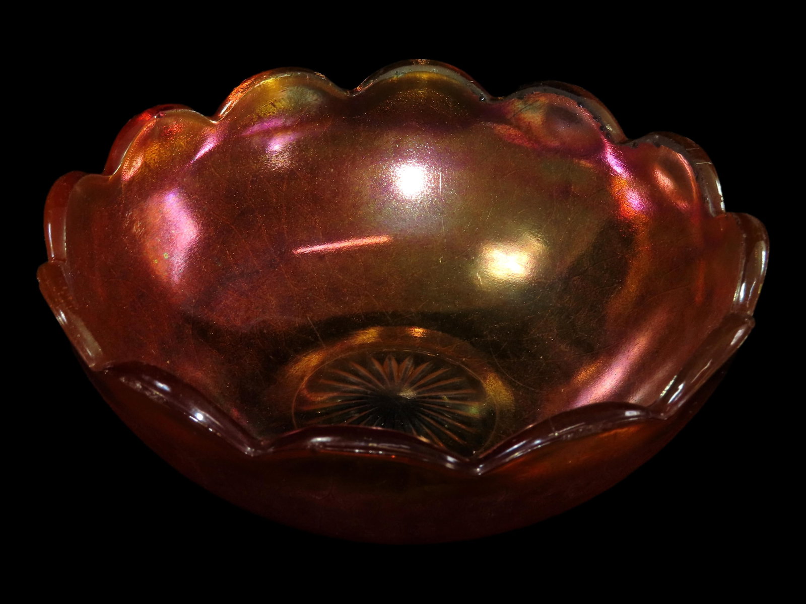 7 1/2" X 2 3/4" Carnival Glass Bowl: 7 1/2" X 2 3/4" Carnival Glass Bowl