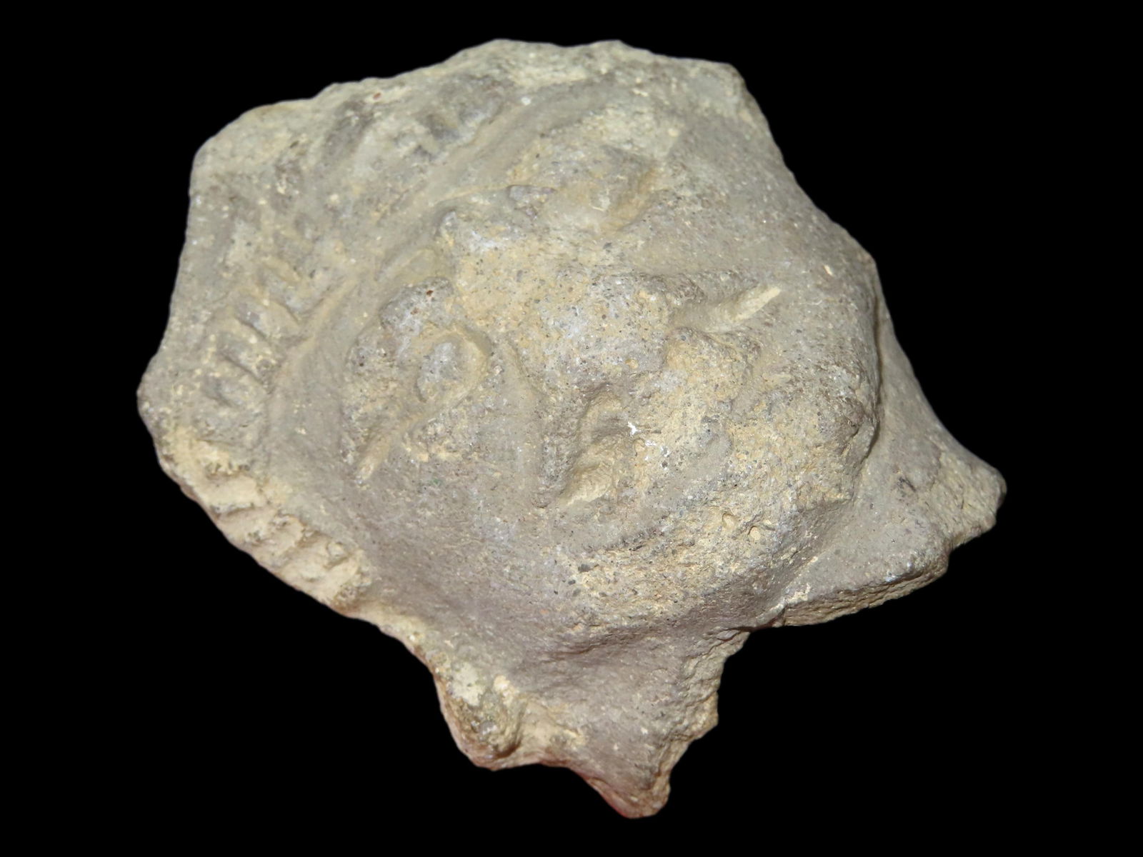 2 3/4" Pre-Columbian Head (1 of 4)