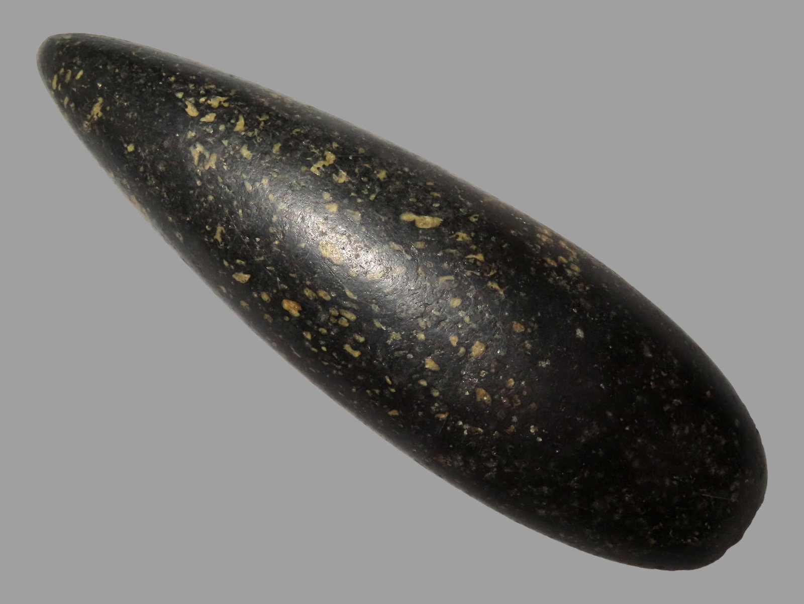 6 7/8" Hardstone Olmec Celt, South America (1 of 7)