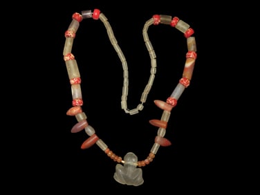 22" Pre-Columbian Quartz, Agate, and Amethyst bead Tairona Necklace, with a carved Quartz Frog
