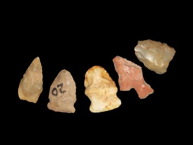 Group of 5 Arrowheads