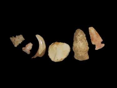 Group of 6 Arrowheads