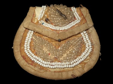 3 3/8" x 3 5/8" Vintage Native American Beaded Handcrafted Coin Purse