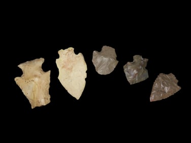 Group of 5 Arrowheads