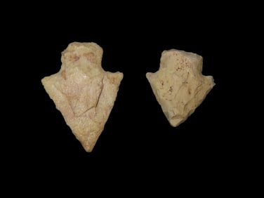 Group of 2 Arrowheads