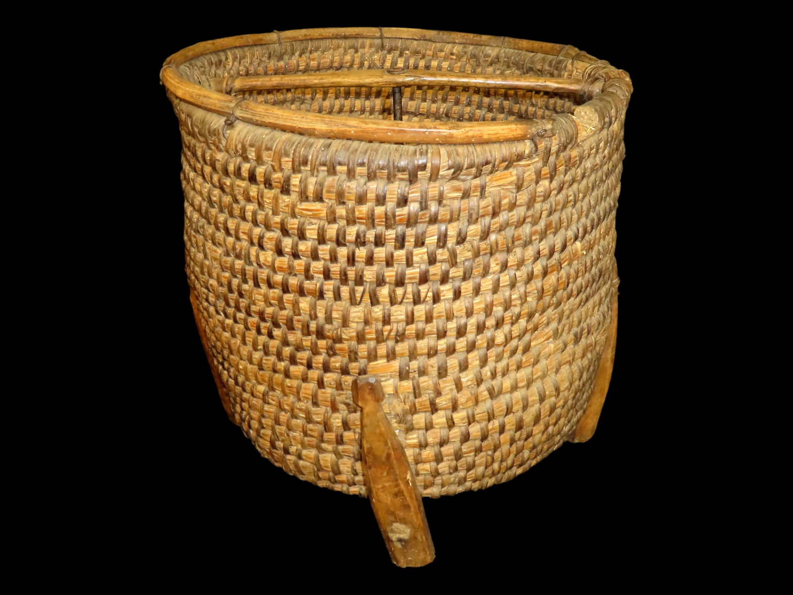 Amazing Primitive Basket, Massachusetts, 16" Tall 15" Dia (1 of 10)