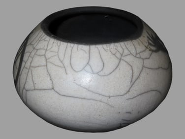 Small Zuni Pot, Signed (see photos)