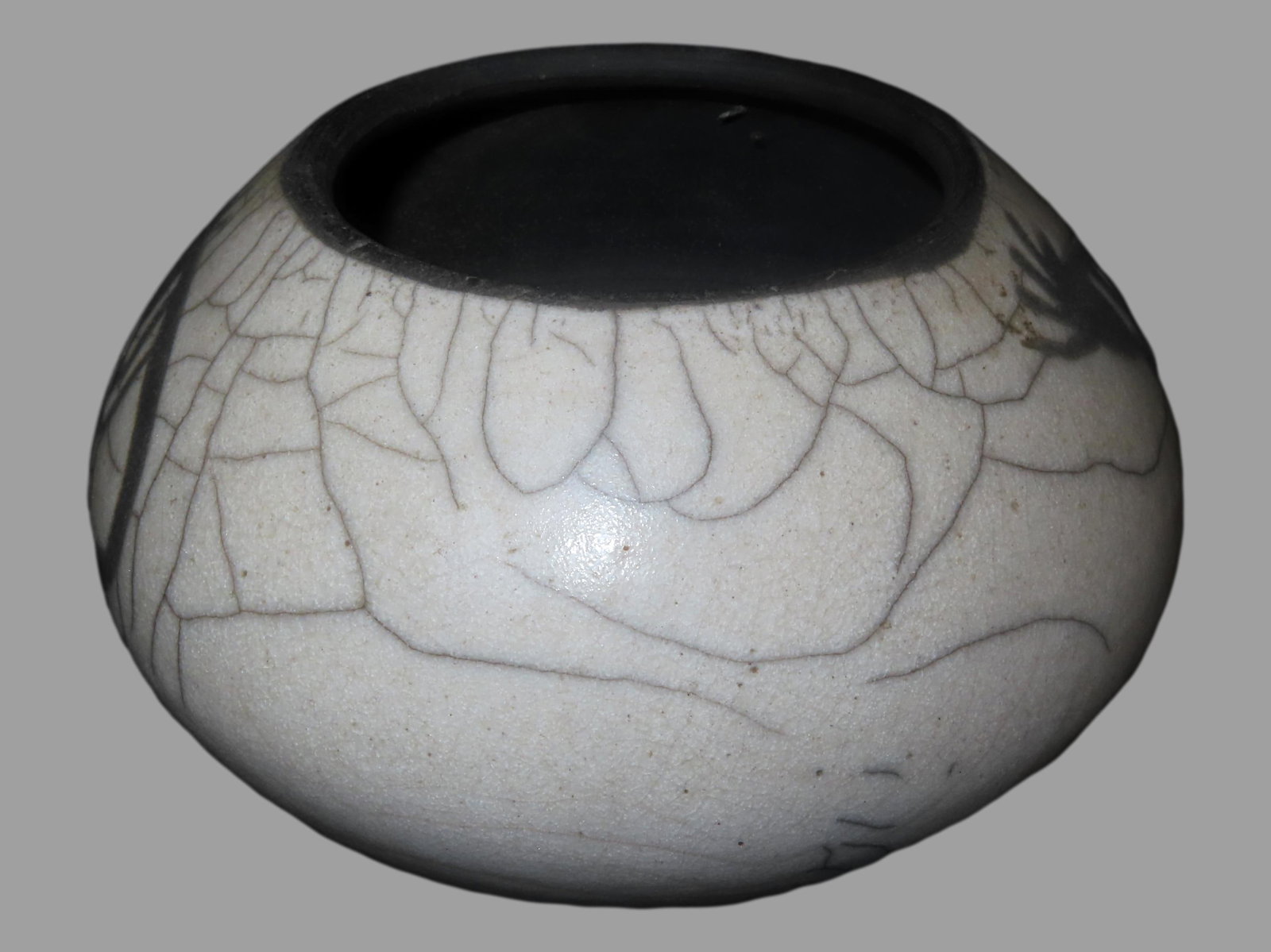 Small Zuni Pot, Signed (see photos) (1 of 6)
