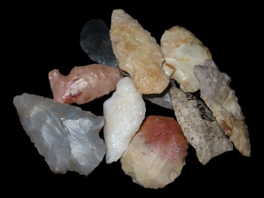 Lot of Better Quality Common Arrowheads