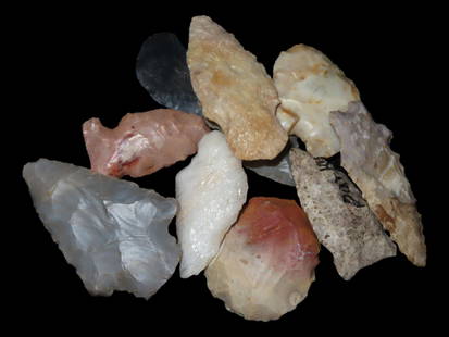Lot of Better Quality Common Arrowheads: Lot of Better Quality Common Arrowheads