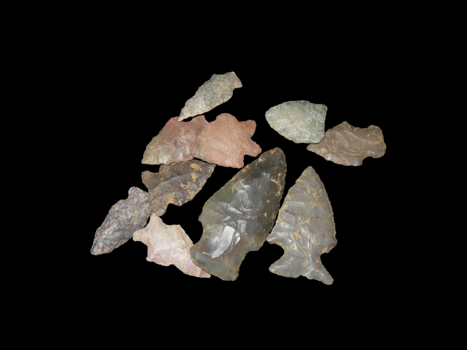 Lot of Nicer Quality Birdpoints and Arrowheads: Lot of Nicer Quality Birdpoints and Arrowheads