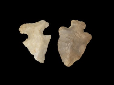 Lot of 1 Thebes and 1 Table Rock Arrowheads