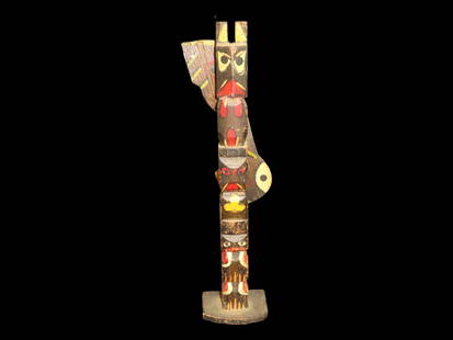 9" Pacific Northwest Souvenir Totem Pole: 9" Pacific Northwest Souvenir Totem Pole