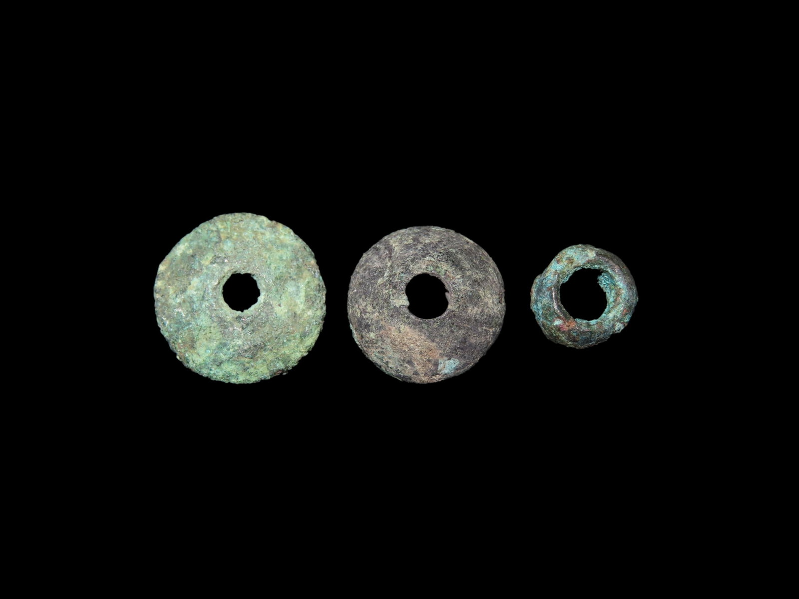 Lot of 3 Solid Copper Beads, Moche / Inca. 3 different shapes, one large "UFO" shaped, one Doughnut (1 of 6)