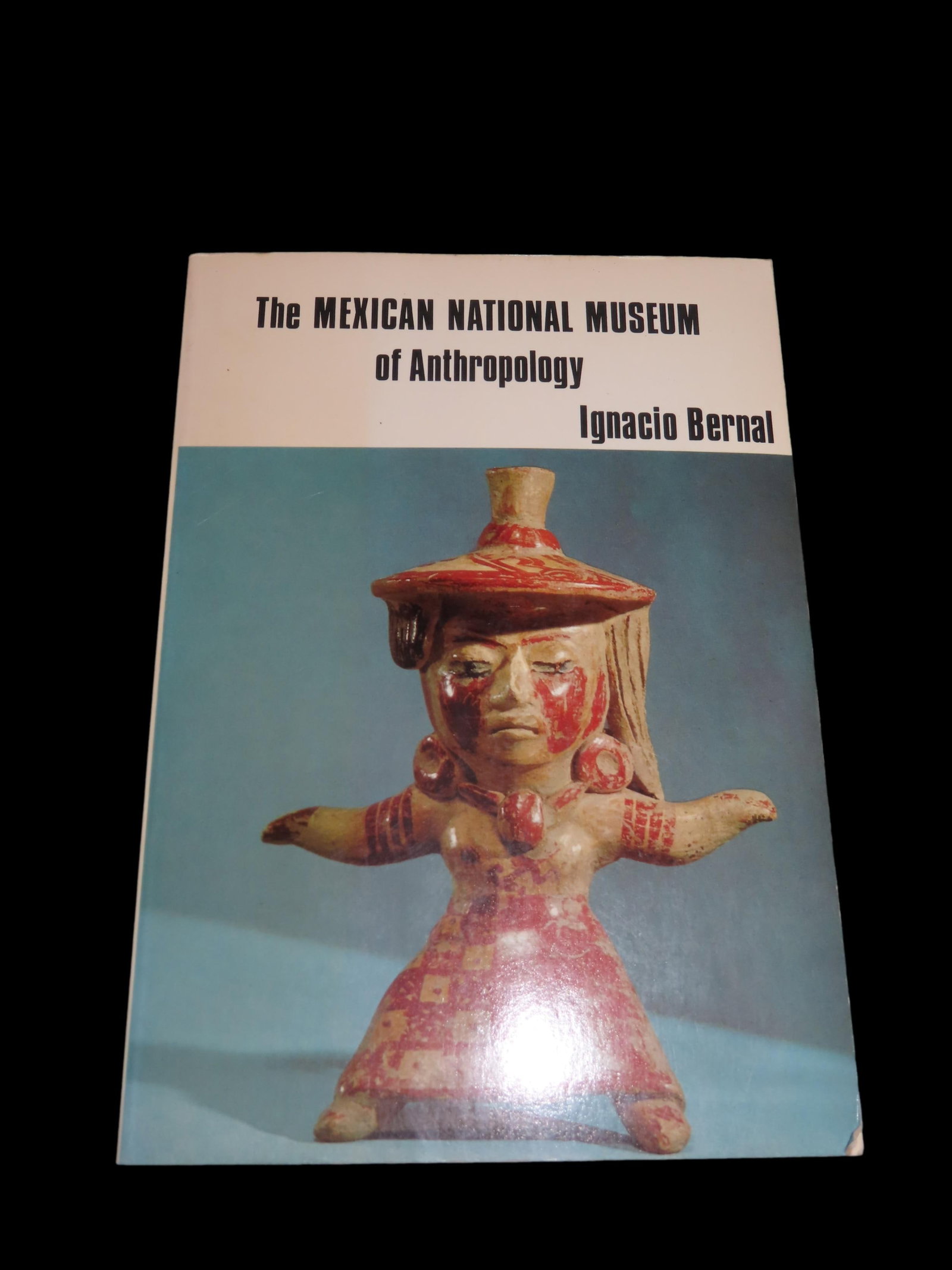 THE MEXICAN NATIONAL MUSEUM OF ANTHROPOLOGY, 216 PAGES FULL OF 171 GREAT PICTURES & INFO OF (1 of 4)