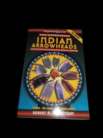 6TH EDITION OVERSTREET BOOK, ID & PRICE GUIDE FOR INDIAN ARROWHEADS, NEARLY 1000 PAGES WORTH OF