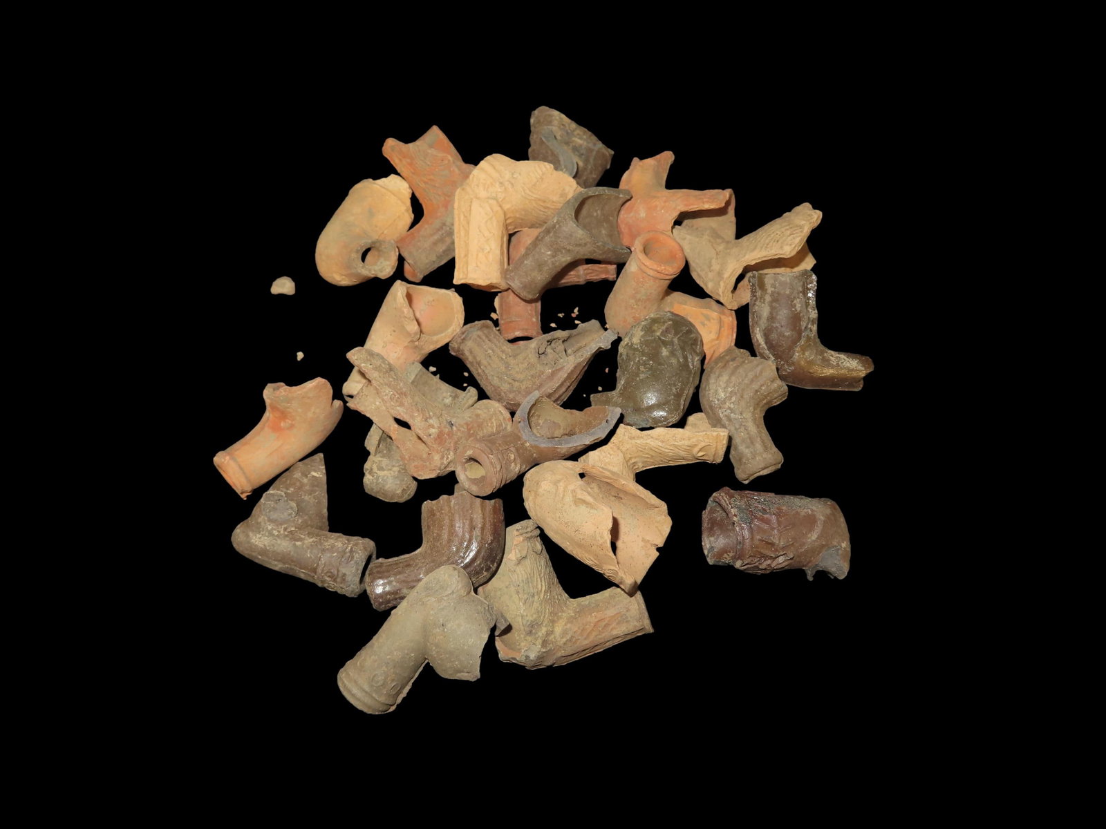 Lot of 25 Historic Trade Pipes from Southern Ohio, Pamplin Pipe, All with Damage as Shown. (1 of 5)