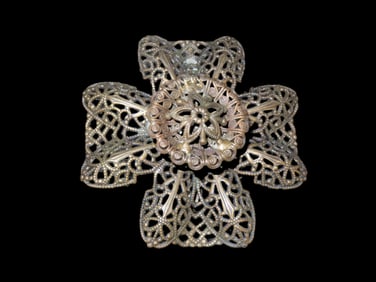 South American Broach, Maya