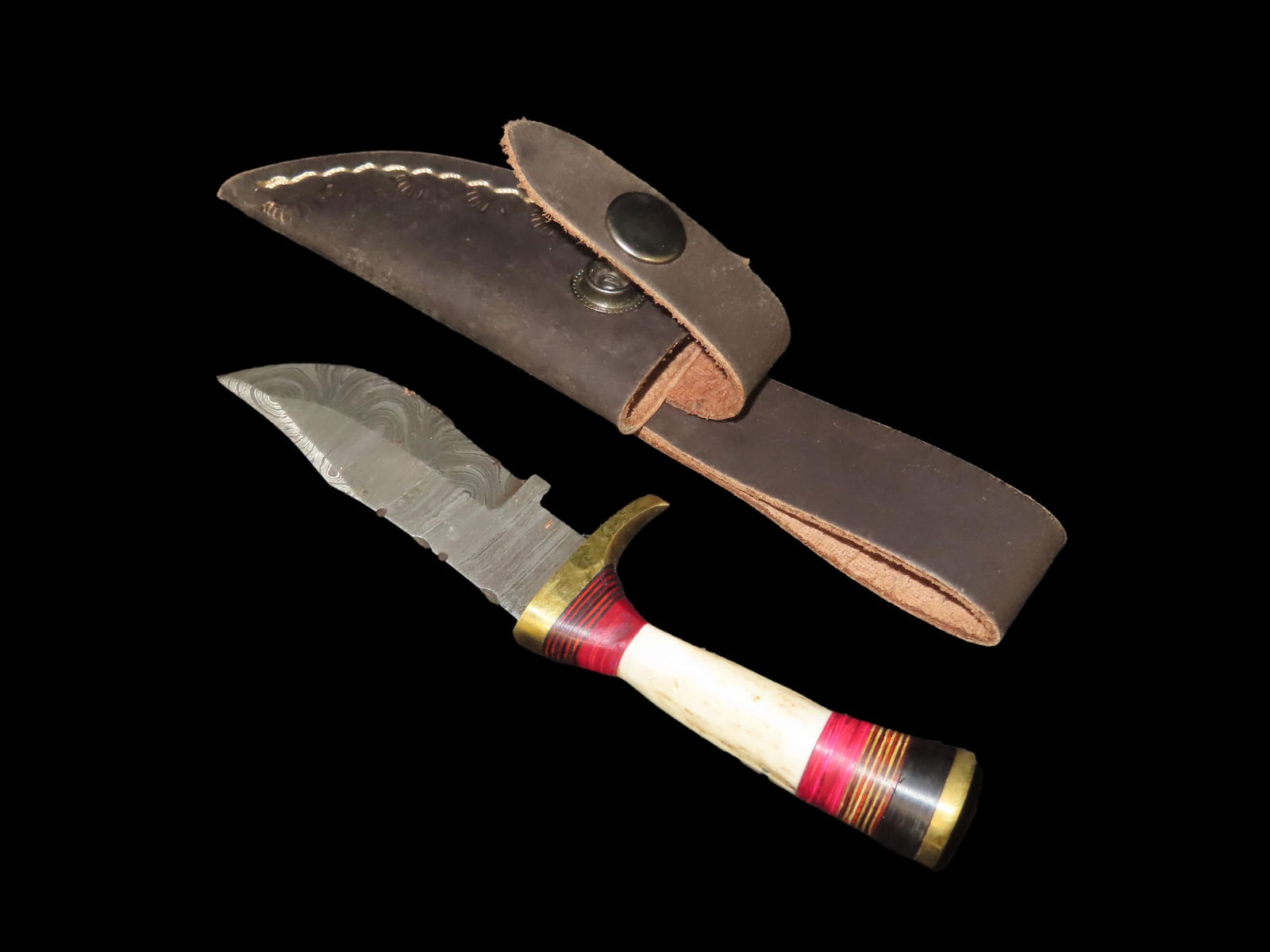 Bone Handle Damascus Knife: Bone Handle Damascus Knife