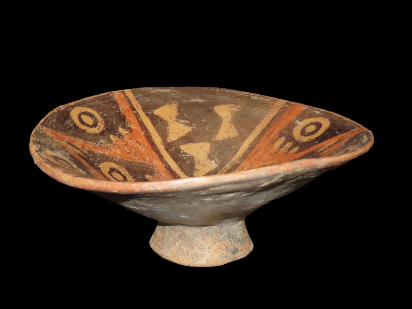 8 1/2'' dia. Pre Columbian Pottery Vessel Appears Solid,Found In South America: 8 1/2'' dia. Pre Columbian Pottery Vessel Appears Solid,Found In South America