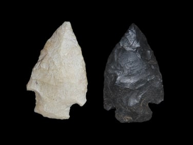Lot of 2 Arrowheads, Ex John Howze Collection
