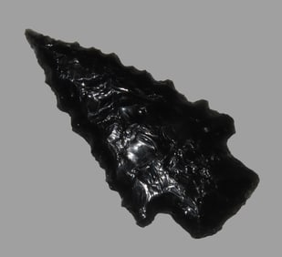 2 9/16" Martis Corner Notch, Stermer COA, found in Kern Co., California in the 1940's on the