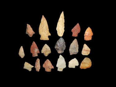 Collection of Arrowheads, found at Lake Nimrod Arkansas, Ex Marilyn Nabors Collection