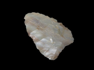 1 7/8" Paleo Pt, found in Logan Co, Kentucky