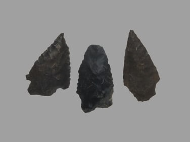 3 Quality Points-Kirk, Adena, 2 serrated, found in Kentucky, Ex Walt McIntire Collection