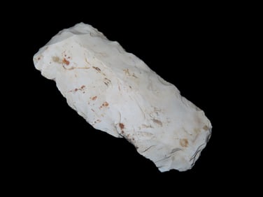 3 1/2" Burlington Chisle with use wear, and bit polish, found in Ralls Co., Missouri