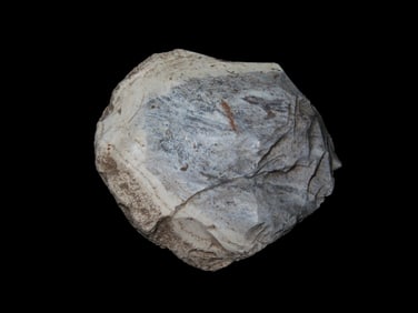 3 3/4" Paleothitic, Eartly Man Hand Axe, Confluence of Mississippi and Missouri Rivers, 20,000 Years