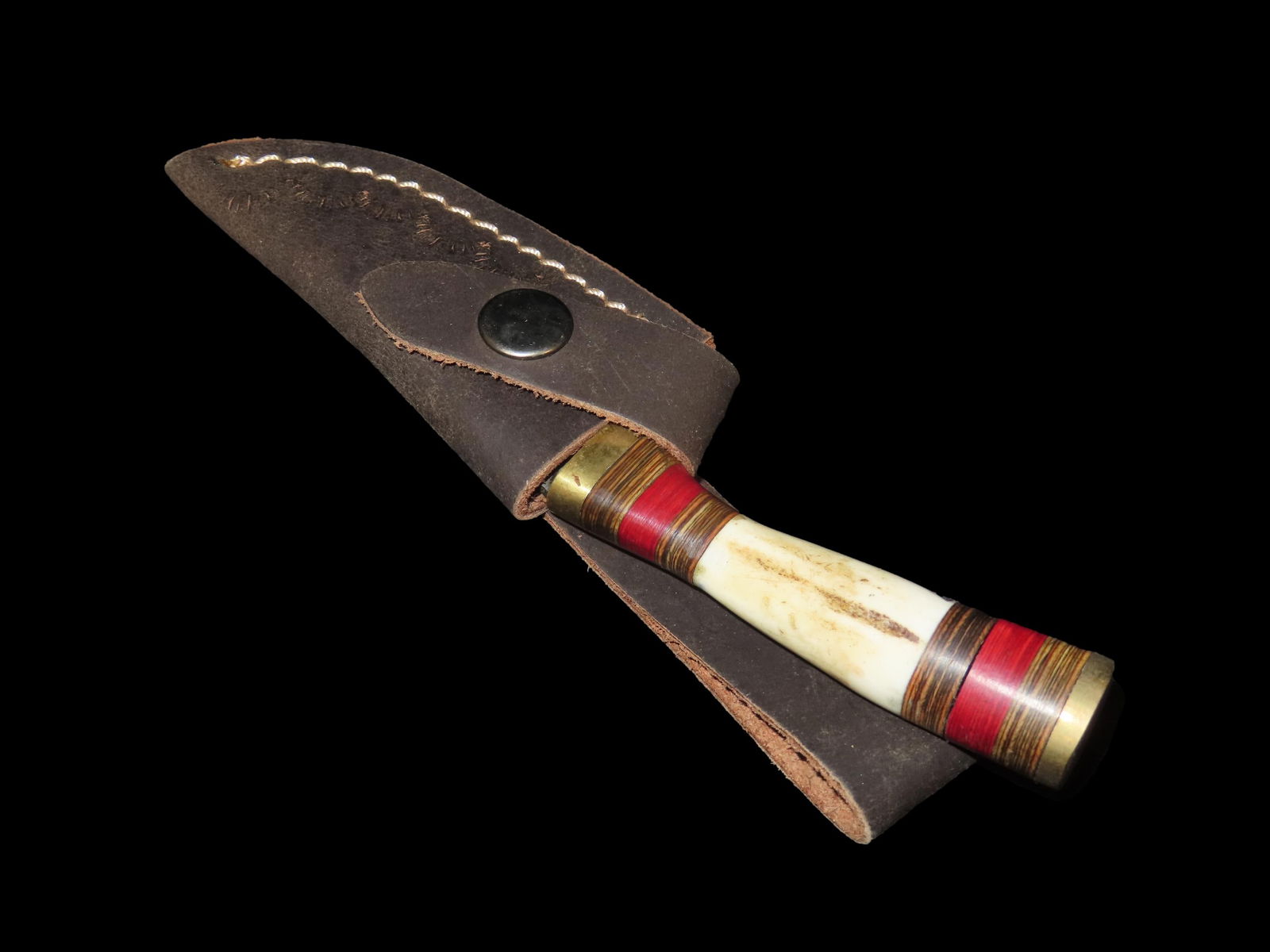 6 1/4" Bone Handle Damascus Knife: 6 1/4" Bone Handle Damascus Knife